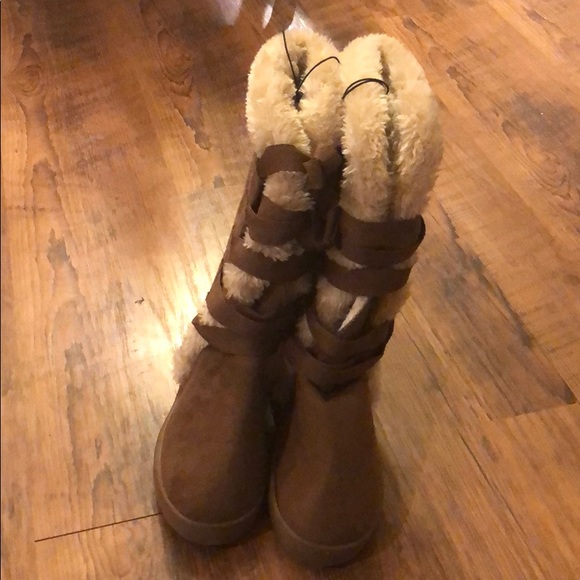 NWT Brown Boots - Picture 3 of 4